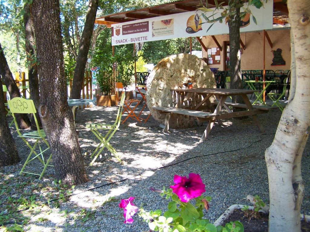 Moulin De La Roque Hotel Althen-des-Paluds Exterior foto